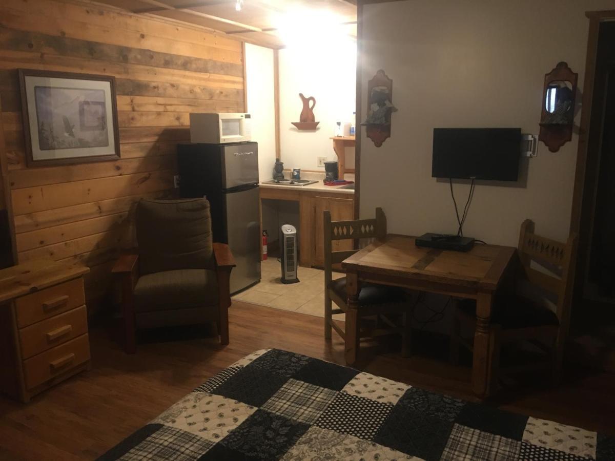 Rainbows End Fishing Resort パイントップ・レイクサイド エクステリア 写真
