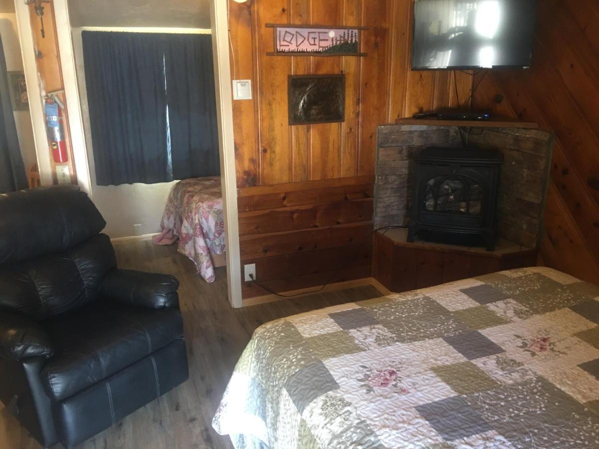 Rainbows End Fishing Resort パイントップ・レイクサイド エクステリア 写真