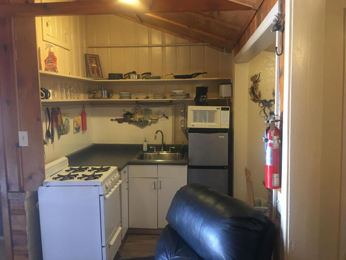 Rainbows End Fishing Resort パイントップ・レイクサイド エクステリア 写真