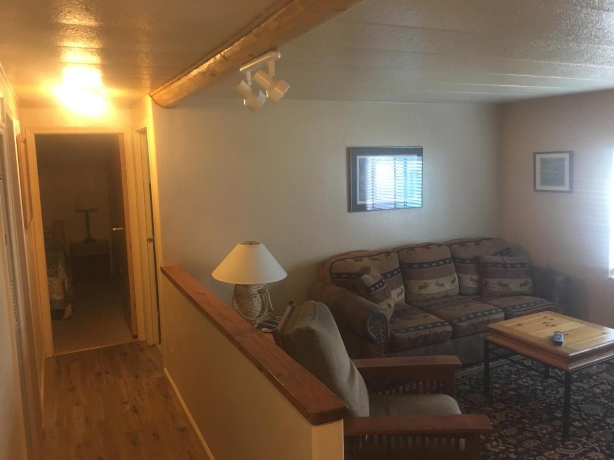 Rainbows End Fishing Resort パイントップ・レイクサイド エクステリア 写真