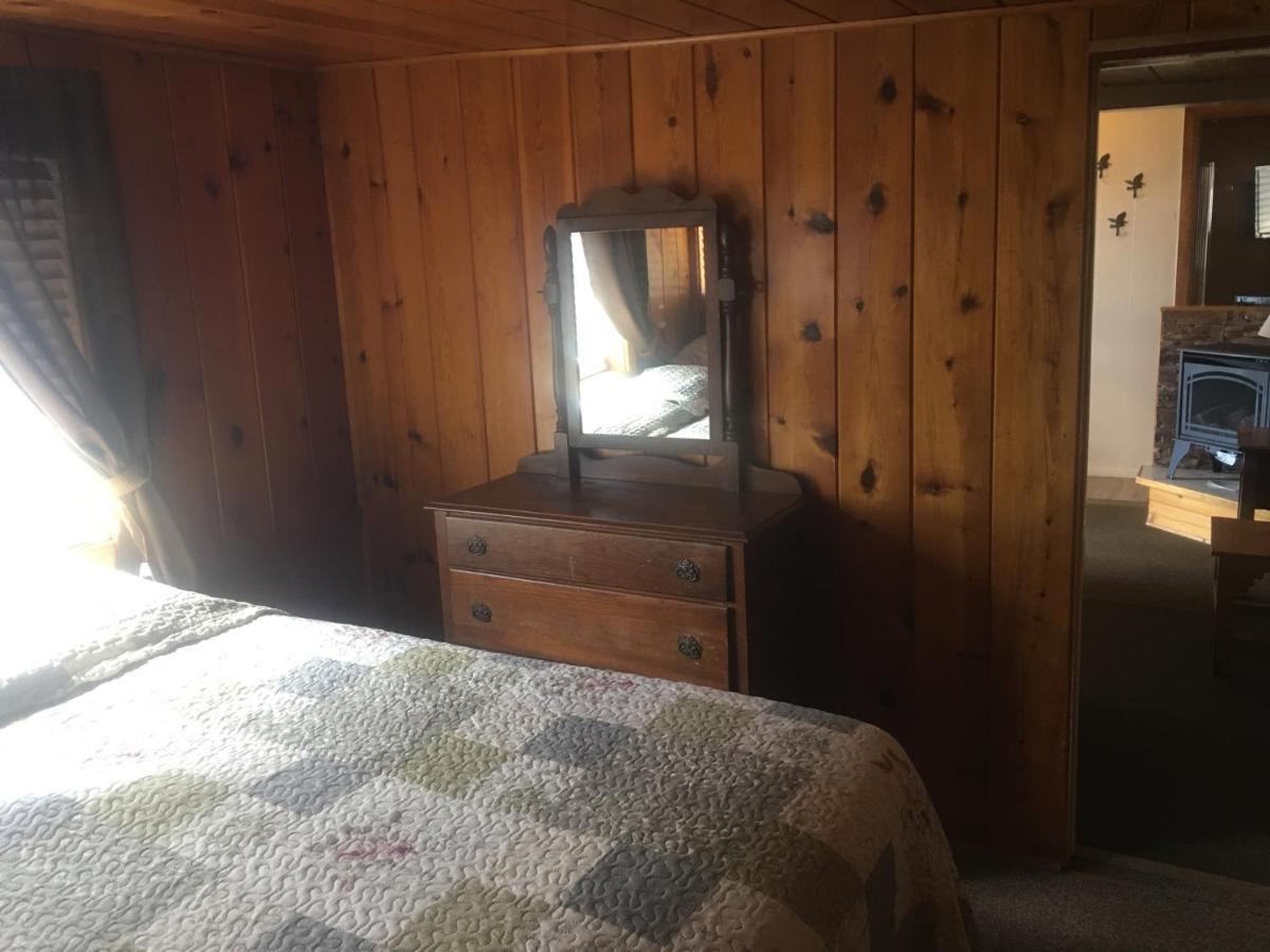 Rainbows End Fishing Resort パイントップ・レイクサイド エクステリア 写真