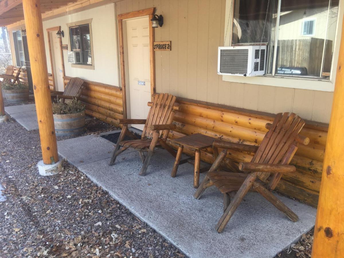 Rainbows End Fishing Resort パイントップ・レイクサイド エクステリア 写真