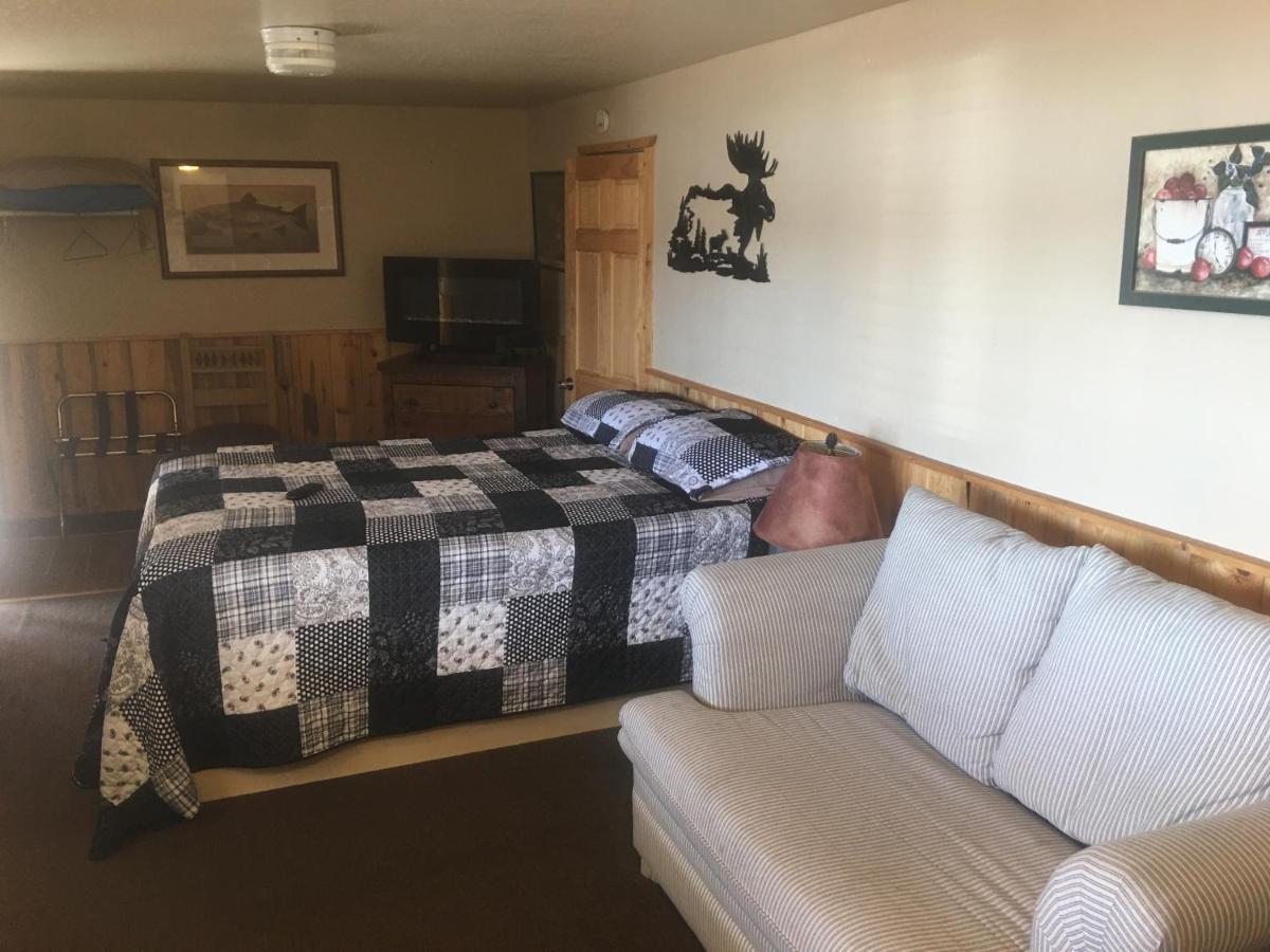 Rainbows End Fishing Resort パイントップ・レイクサイド エクステリア 写真