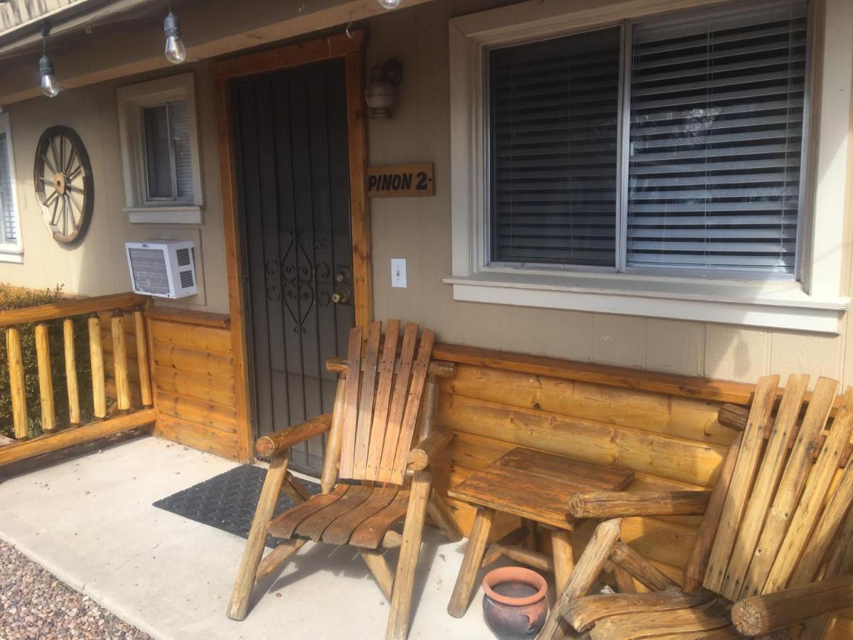 Rainbows End Fishing Resort パイントップ・レイクサイド エクステリア 写真
