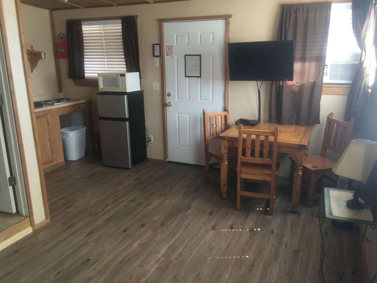 Rainbows End Fishing Resort パイントップ・レイクサイド エクステリア 写真