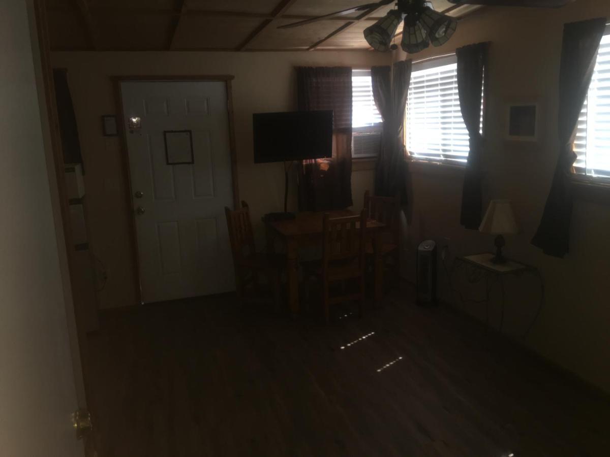 Rainbows End Fishing Resort パイントップ・レイクサイド エクステリア 写真